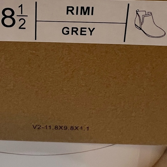 Women’s Journee Collection Rimi Gray Split Ankle Booties Size 8.5 NEW in box - Picture 9 of 10